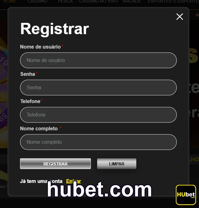 Mão segurando smartphone com interface de depósito fácil